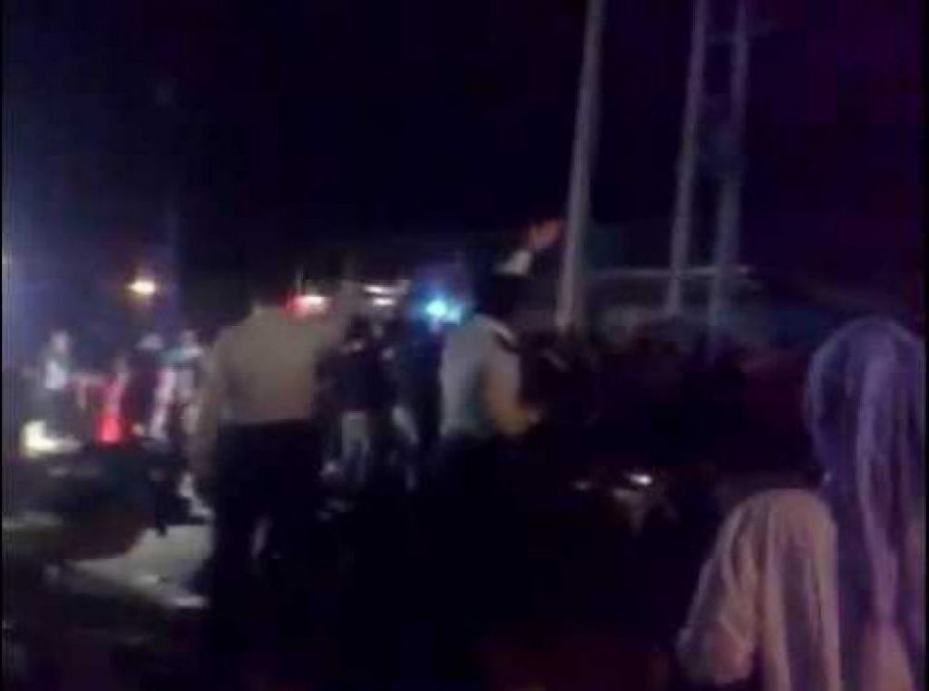 شبكة الأحواز – الأحواز المحتلة : مواجهات عنيفة بين شباب الأحواز بمدينة الفلاحية و قوات الأمن الأيراني