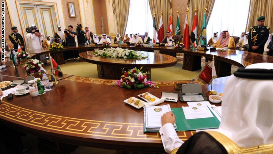 بعد مهاجمة خامنئي للسعودية.. “التعاون الخليجي” يرد: محاولة يائسة