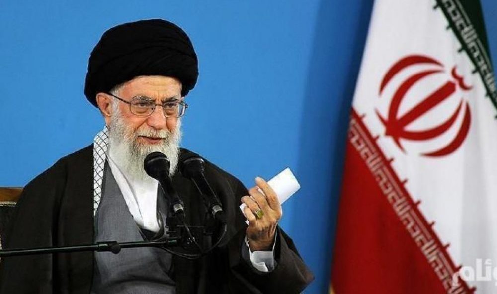 نجاد ينقلب على خامنئي في مساجد الأحواز: أنت لا تفهم وتتصرف بعنجهية