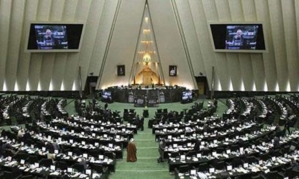 البرلمان الإيراني يوافق على تغيير “ديموغرافية” جنوب الأحواز