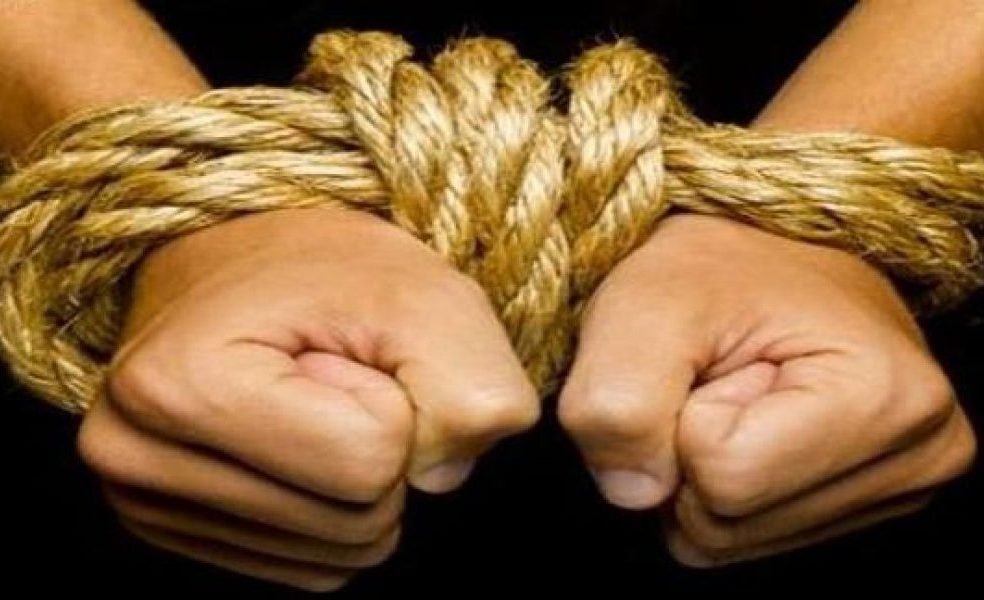 اخبار تونس – خطير في الأحواز الجنوبية.. يختطفون مديرا تجاريا بشركة.. يقيدونه ثم يلقون به على قارعة الطريق